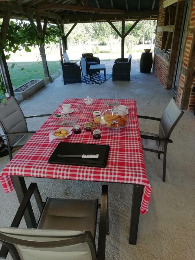 Une Pause A La Campagne Mervans Exterior foto